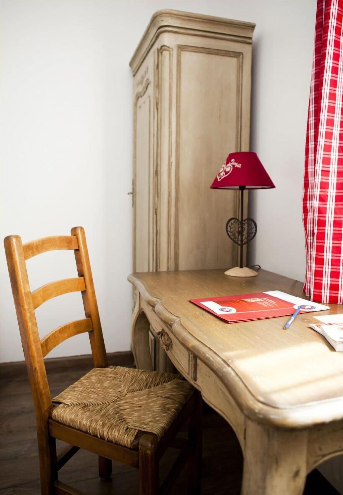 The Originals Boutique, Hotel La Ferme Du Pape, Eguisheim Exterior photo